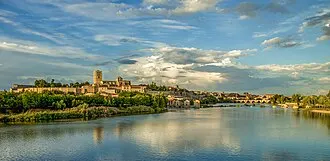 Vista de la Catedral de Zamora desde el Duero