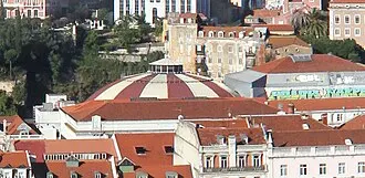 Coliseu de Recreios, seen from the gardens of San Pedro de Alcántara and the gardens of Antonio Nobre.